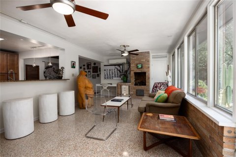Casa en venta en Gainesville, Florida, 4 dormitorios, 277.22 m2 № 1858285 - foto 4