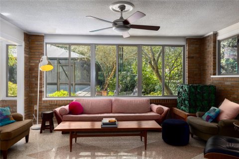 Casa en venta en Gainesville, Florida, 4 dormitorios, 277.22 m2 № 1858285 - foto 22
