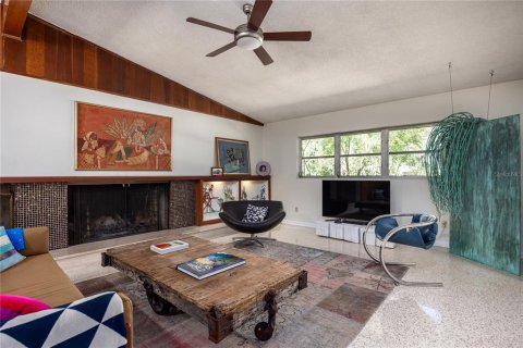 Casa en venta en Gainesville, Florida, 4 dormitorios, 277.22 m2 № 1858285 - foto 14