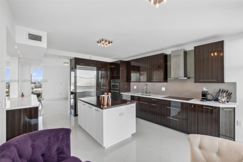 Condo in Aventura, Florida, 3 bedrooms  № 1999044 - photo 19