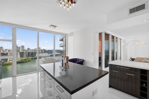 Condo in Aventura, Florida, 3 bedrooms  № 1999044 - photo 16