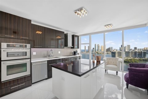 Condo in Aventura, Florida, 3 bedrooms  № 1999044 - photo 3