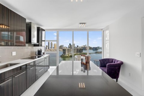 Condo in Aventura, Florida, 3 bedrooms  № 1999044 - photo 17