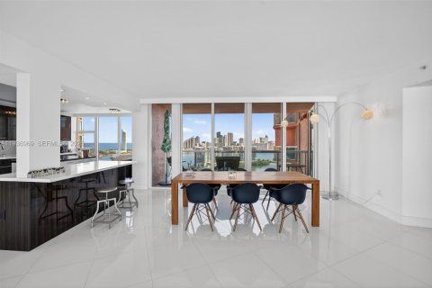 Condo in Aventura, Florida, 3 bedrooms  № 1999044 - photo 5