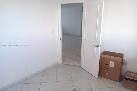 Copropriété à louer à North Miami Beach, Floride: 2 chambres, 103.12 m2 № 2022071 - photo 22