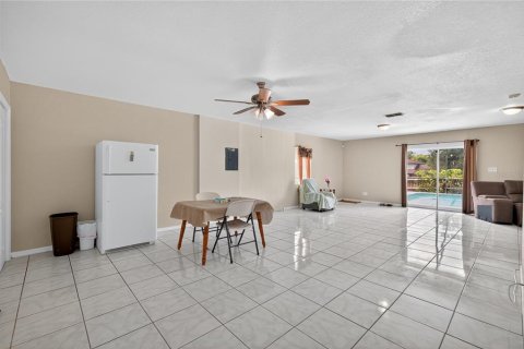 House in Lakeland, Florida 5 bedrooms, 314.94 sq.m. № 1784481 - photo 27