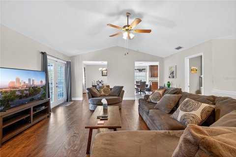 House in Lakeland, Florida 5 bedrooms, 314.94 sq.m. № 1784481 - photo 5