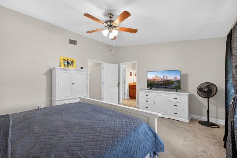 House in Lakeland, Florida 5 bedrooms, 314.94 sq.m. № 1784481 - photo 18