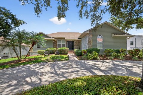 House in Lakeland, Florida 5 bedrooms, 314.94 sq.m. № 1784481 - photo 1