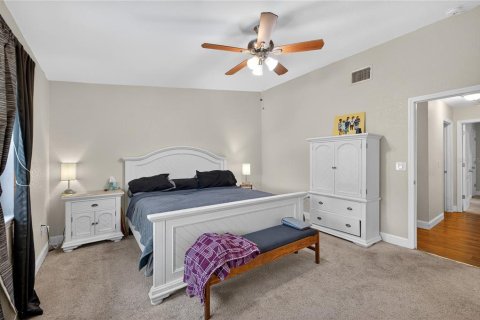 House in Lakeland, Florida 5 bedrooms, 314.94 sq.m. № 1784481 - photo 17
