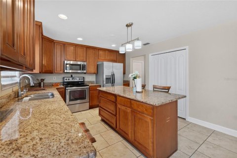 House in Lakeland, Florida 5 bedrooms, 314.94 sq.m. № 1784481 - photo 8