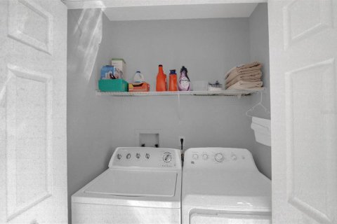House in Apopka, Florida 3 bedrooms, 136.66 sq.m. № 1801477 - photo 12