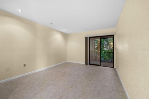 Condo in Sarasota, Florida, 2 bedrooms № 2403705 - photo 20