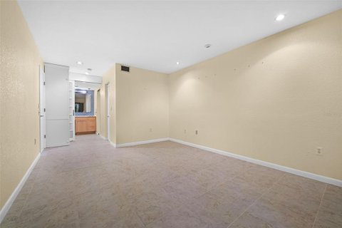 Condo in Sarasota, Florida, 2 bedrooms № 2403705 - photo 22