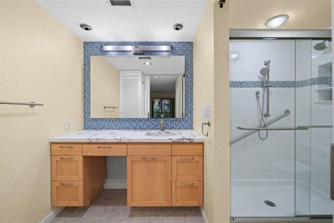 Condo in Sarasota, Florida, 2 bedrooms № 2403705 - photo 23