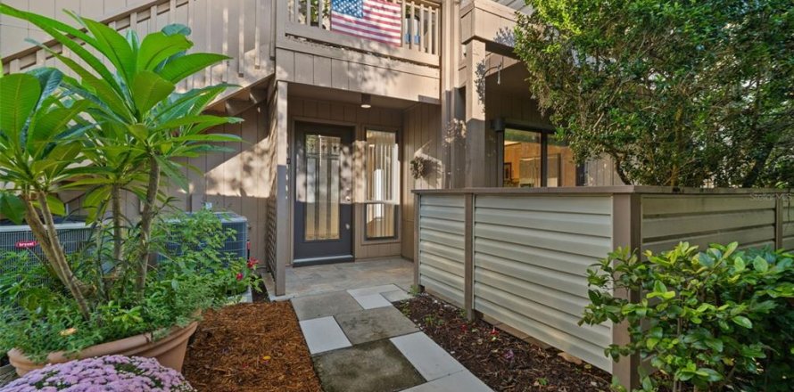Condo in Sarasota, Florida, 2 bedrooms № 2403705