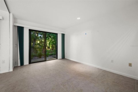 Condo in Sarasota, Florida, 2 bedrooms № 2403705 - photo 14