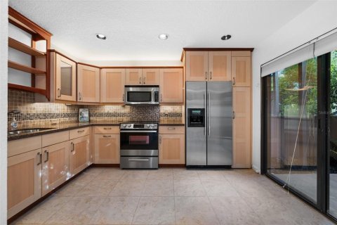 Condo in Sarasota, Florida, 2 bedrooms № 2403705 - photo 5