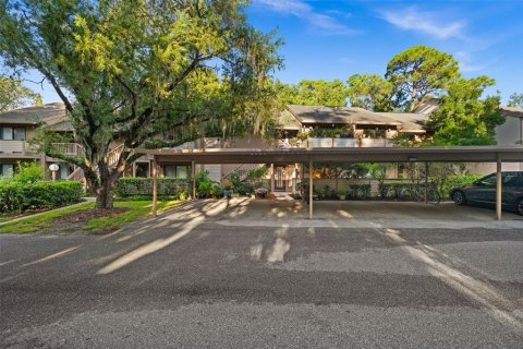 Condo in Sarasota, Florida, 2 bedrooms № 2403705 - photo 2