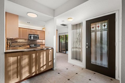 Condo in Sarasota, Florida, 2 bedrooms № 2403705 - photo 7