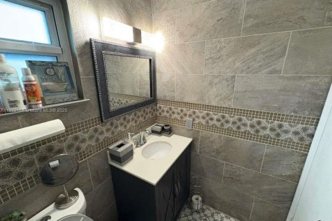 Casa en venta en Dania Beach, Florida, 4 dormitorios, 161.56 m2 № 2034244 - foto 21