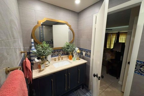 Casa en venta en Dania Beach, Florida, 4 dormitorios, 161.56 m2 № 2034244 - foto 20