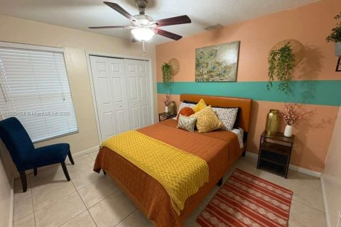 Casa en venta en Dania Beach, Florida, 4 dormitorios, 161.56 m2 № 2034244 - foto 16