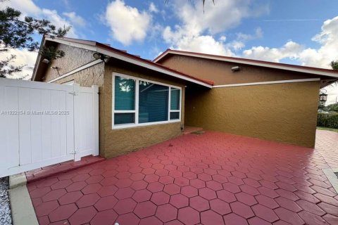 Casa en venta en Dania Beach, Florida, 4 dormitorios, 161.56 m2 № 2034244 - foto 30
