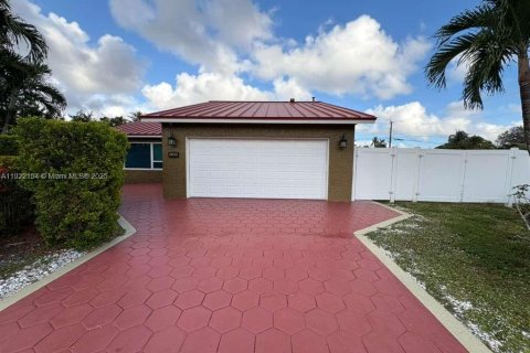 Villa ou maison à Dania Beach, Floride 4 chambres, 161.56 m2 № 2034244