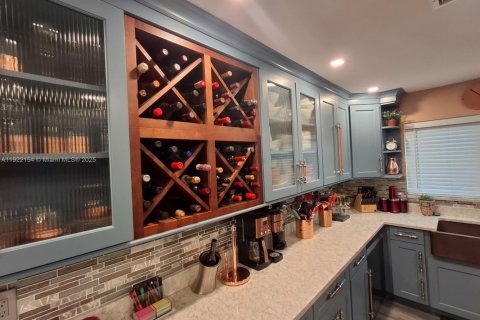 Casa en venta en Dania Beach, Florida, 4 dormitorios, 161.56 m2 № 2034244 - foto 14