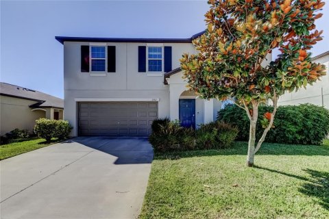 House in New Port Richey, Florida 4 bedrooms, 240.06 sq.m. № 2266474