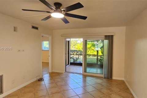 Apartamento en alquiler en Cape Coral, Florida, 2 dormitorios, 88.07 m2 № 2004295 - foto 18