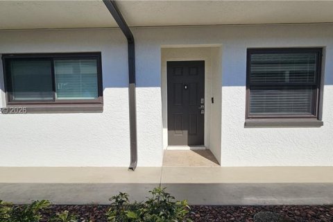 Apartamento en alquiler en Cape Coral, Florida, 2 dormitorios, 88.07 m2 № 2004295 - foto 5