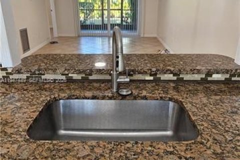 Apartamento en alquiler en Cape Coral, Florida, 2 dormitorios, 88.07 m2 № 2004295 - foto 14