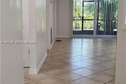 Apartamento en alquiler en Cape Coral, Florida, 2 dormitorios, 88.07 m2 № 2004295 - foto 8