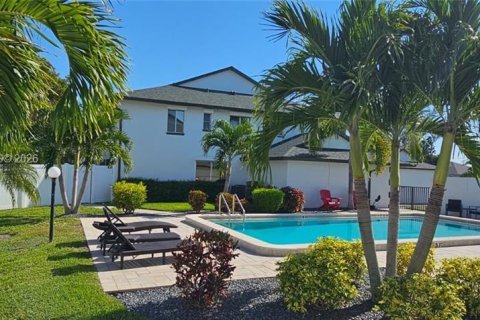 Apartamento en Cape Coral, Florida 2 dormitorios, 88.07 m2 № 2004295