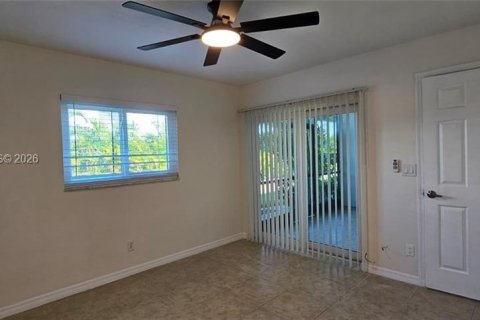 Apartamento en alquiler en Cape Coral, Florida, 2 dormitorios, 88.07 m2 № 2004295 - foto 24