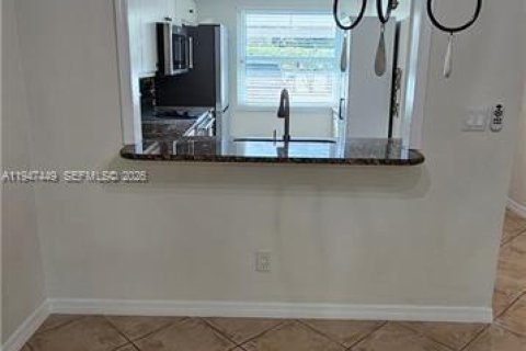 Apartamento en alquiler en Cape Coral, Florida, 2 dormitorios, 88.07 m2 № 2004295 - foto 16