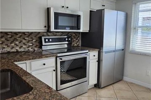 Apartamento en alquiler en Cape Coral, Florida, 2 dormitorios, 88.07 m2 № 2004295 - foto 11