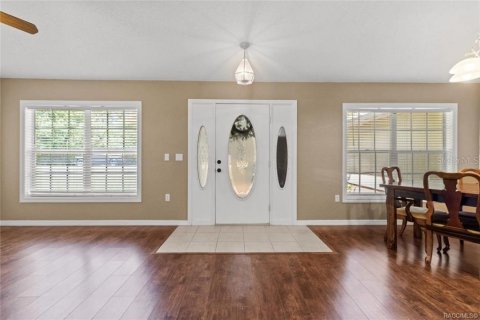 House in Weeki Wachee, Florida 3 bedrooms, 183.39 sq.m. № 1673369 - photo 4
