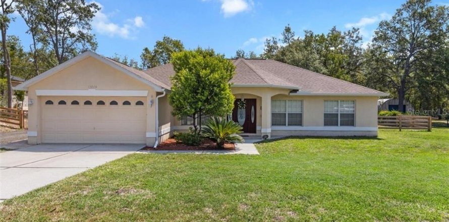 House in Weeki Wachee, Florida 3 bedrooms, 183.39 sq.m. № 1673369