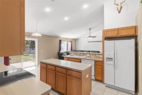 House in Weeki Wachee, Florida 3 bedrooms, 183.39 sq.m. № 1673369 - photo 11