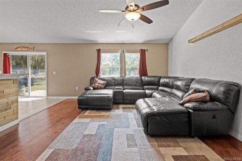 House in Weeki Wachee, Florida 3 bedrooms, 183.39 sq.m. № 1673369 - photo 16