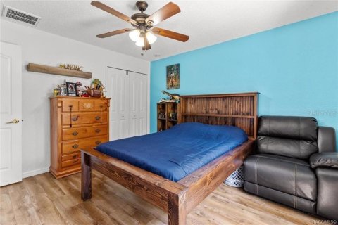House in Weeki Wachee, Florida 3 bedrooms, 183.39 sq.m. № 1673369 - photo 26
