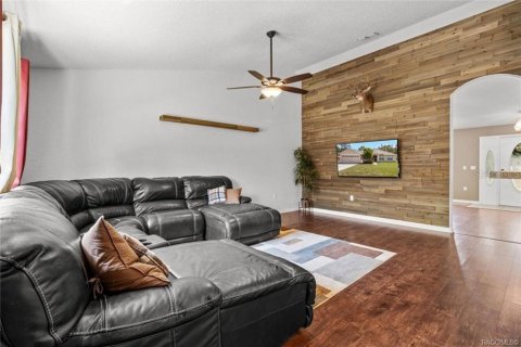 House in Weeki Wachee, Florida 3 bedrooms, 183.39 sq.m. № 1673369 - photo 17