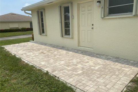 Villa ou maison à vendre à Delray Beach, Floride: 2 chambres, 110.18 m2 № 2088107 - photo 10