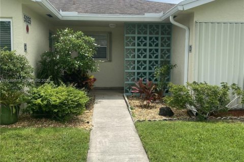 Villa ou maison à vendre à Delray Beach, Floride: 2 chambres, 110.18 m2 № 2088107 - photo 12