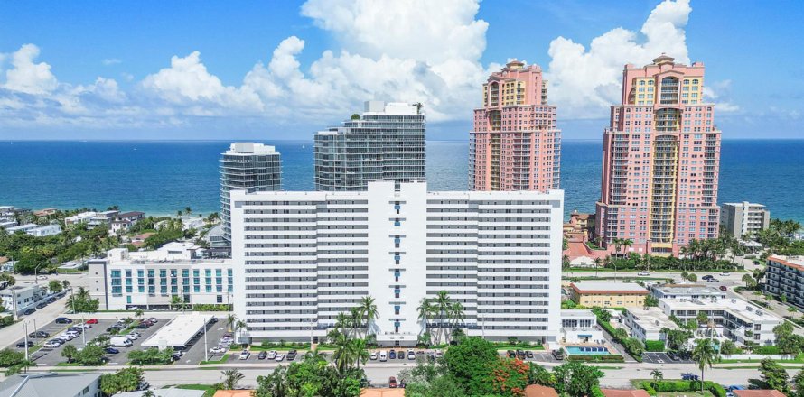 Condo in Fort Lauderdale, Florida, 2 bedrooms  № 2422519