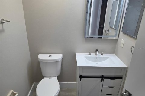 Villa ou maison à louer à Tampa, Floride: 2 chambres, 74.32 m2 № 2426959 - photo 11