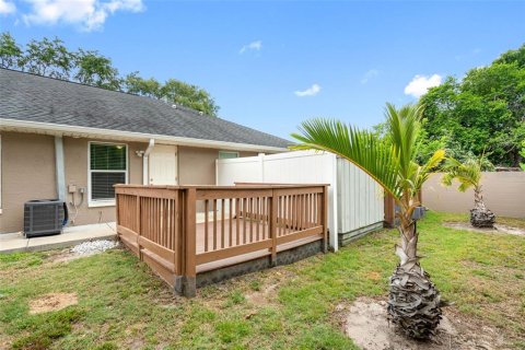 Villa ou maison à louer à Tampa, Floride: 2 chambres, 74.32 m2 № 2426959 - photo 15